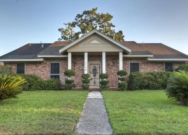 Property at 1138 Cottage Oak Ln, Houston, TX, 77091, 4 beds, 2 baths, [object Object]