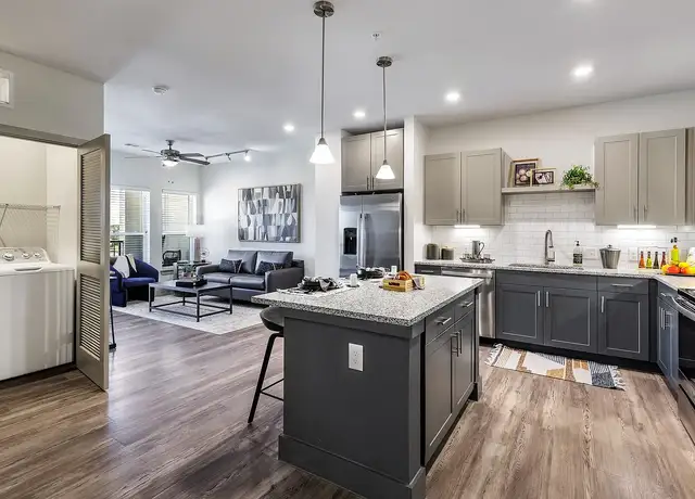 Photo of 18401 University Blvd, Sugar Land, TX 77479