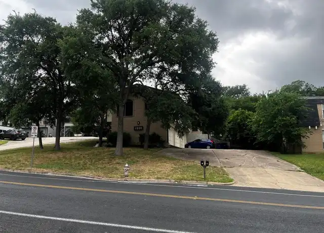 Property at 1901 Woodland Ave Unit B, Austin, TX, 78741, 2 beds, 2 baths, [object Object]