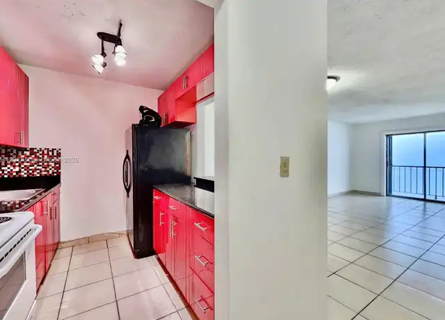 Property at 424 SW 7th St #403, Miami, FL, 33130, 2 beds, 1 bath, [object Object]