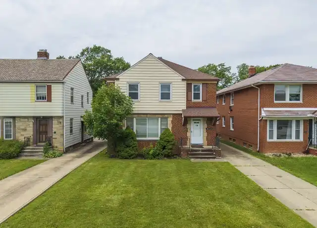 Property at 2416 Warrensville Center Rd Rm 1, University Heights, OH, 44118, 3 beds, 1 bath, [object Object]