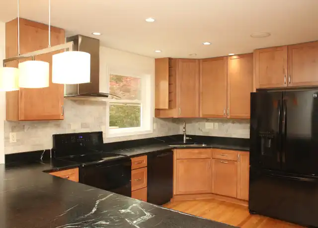 Property at 110 Warren Ln, Charlottesville, VA, 22901, 5 beds, 3.5 baths, [object Object]