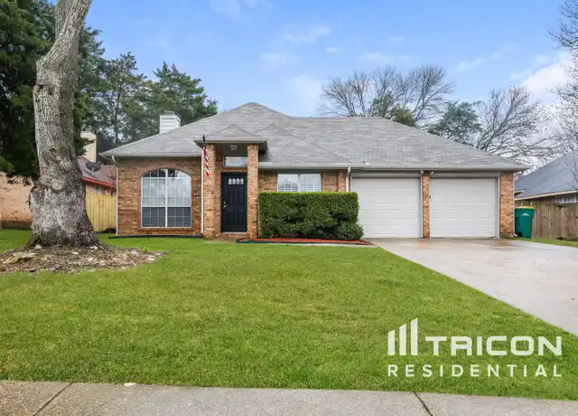 Property at 805 Clover Hill Ln, Cedar Hill, TX, 75104, 3 beds, 2 baths, [object Object]