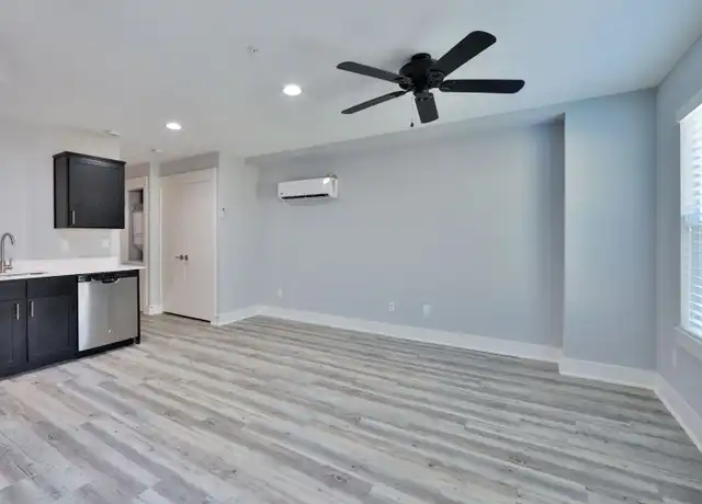 Property at 715 W 13th St, Houston, TX, 77008, 0 beds, 1 bath, [object Object]