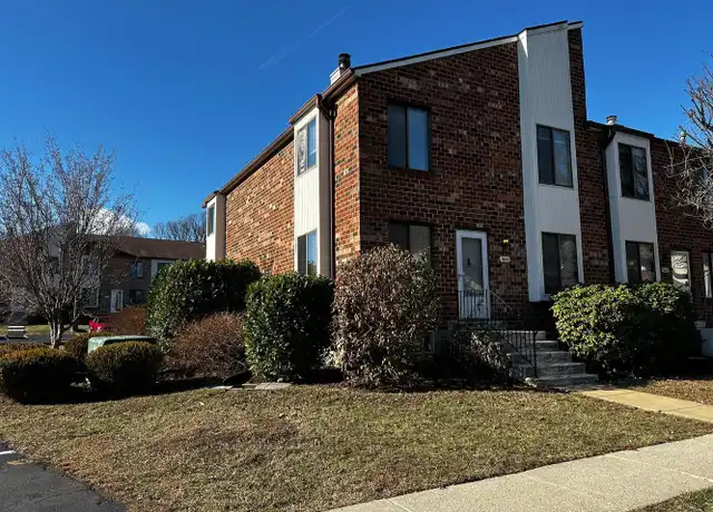 Property at 6610 Hilltop Dr Unit 6610, Brookhaven, PA, 19015, 2 beds, 1.5 baths, [object Object]