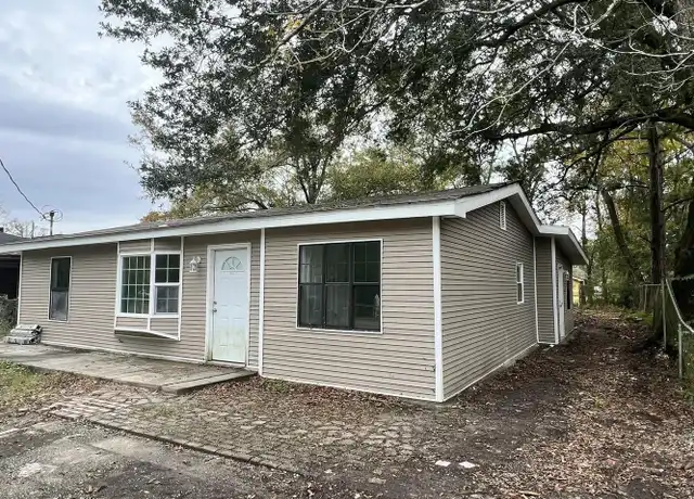Property at 3406 Campbell St, Moss Point, MS, 39563, 5 beds, 2 baths, [object Object]