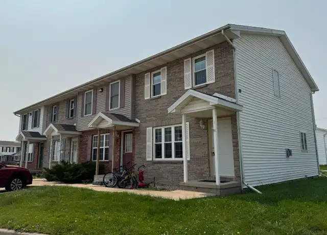 Property at 26 Fetzer Ct Unit 1, Bloomington, IL, 61704, 3 beds, 1.5 baths, [object Object]