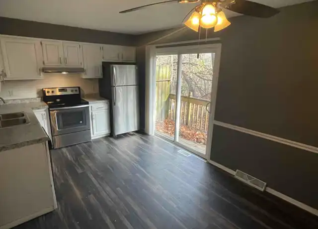 Property at 3213 Schuetzen Ln, Davenport, IA, 52804, 2 beds, 1.5 baths, [object Object]
