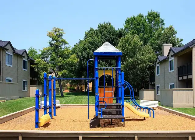 Property at Oak Creek - 174 S Boas Dr, Santa Rosa, CA, 95409, 1-2 bed, 1 bath, [object Object]
