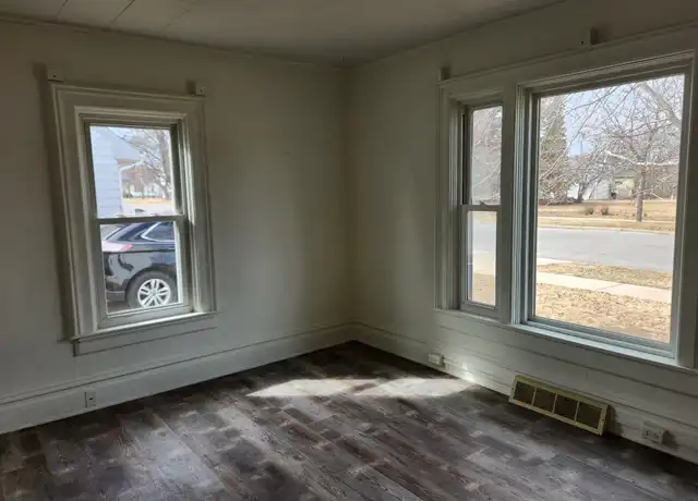 Property at 1611 Lynn Ave, Altoona, WI, 54720, 3 beds, 1 bath, [object Object]