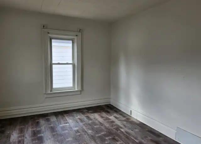 Property at 1611 Lynn Ave, Altoona, WI, 54720, 3 beds, 1 bath, [object Object]