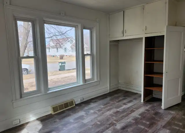 Property at 1611 Lynn Ave, Altoona, WI, 54720, 3 beds, 1 bath, [object Object]