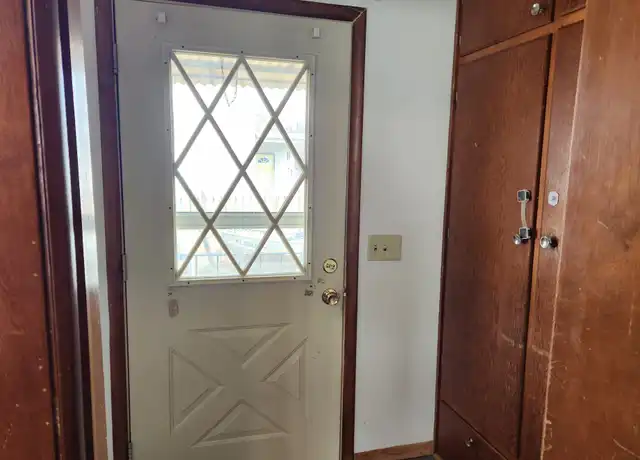 Property at 1611 Lynn Ave, Altoona, WI, 54720, 3 beds, 1 bath, [object Object]