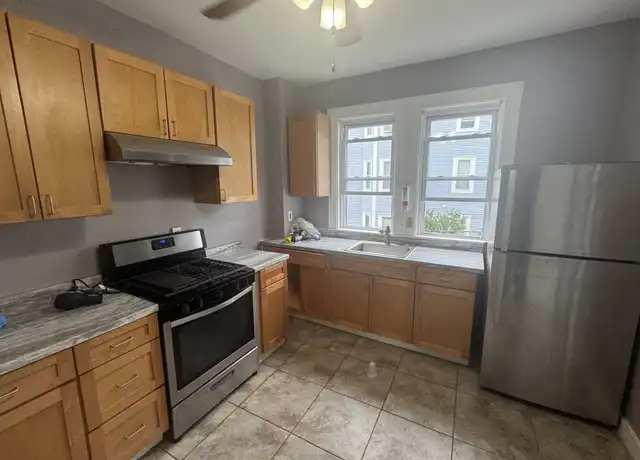 Property at 198 Sherman St Unit 3, Cambridge, MA, 02140, 3 beds, 1 bath, [object Object]
