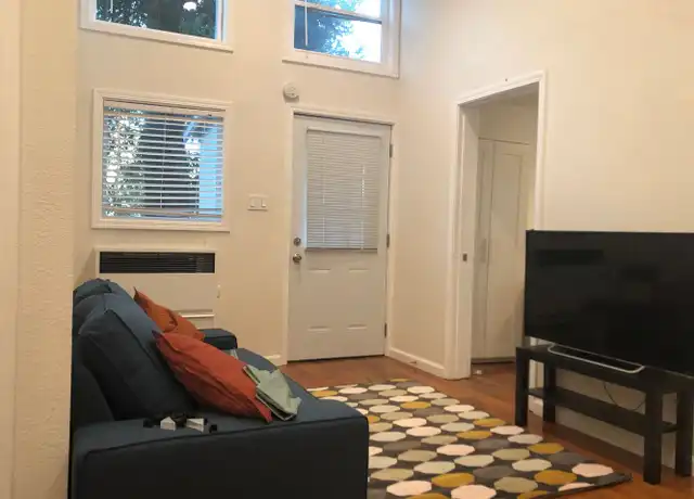 Property at 6037 Market St Unit 2, Oakland, CA, 94608, 4 beds, 2 baths, [object Object]