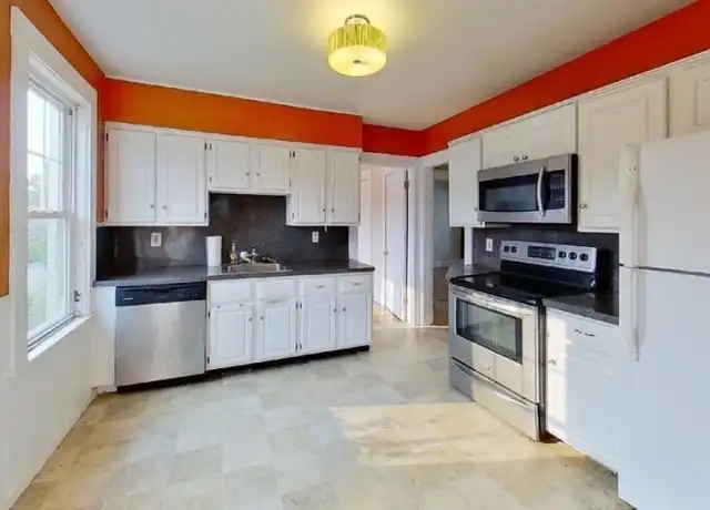 Property at 1 Windsor Rd, Quincy, MA, 02171, 2 beds, 1 bath, [object Object]
