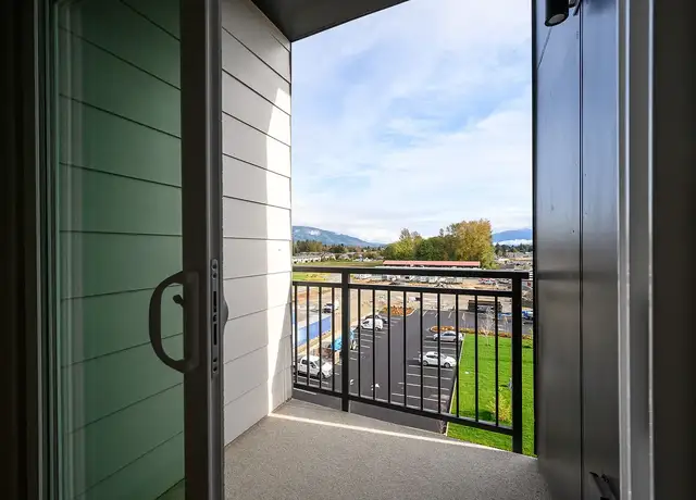 Photo of 953 Hodgin St, Sedro Woolley, WA 98284