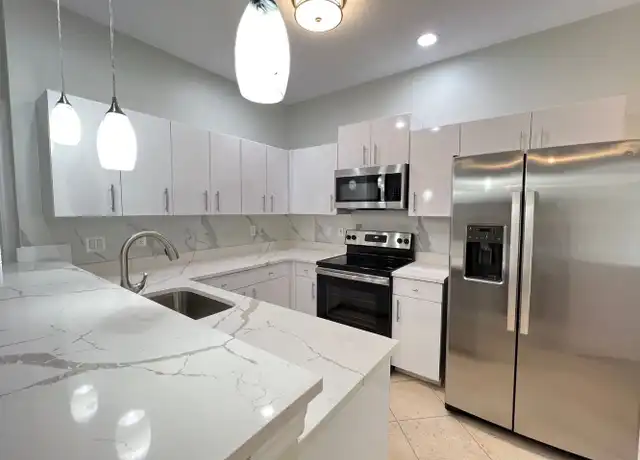 Property at 1700 Redwood St Unit 1704-A, Sarasota, FL, 34231, 2 beds, 2 baths, [object Object]