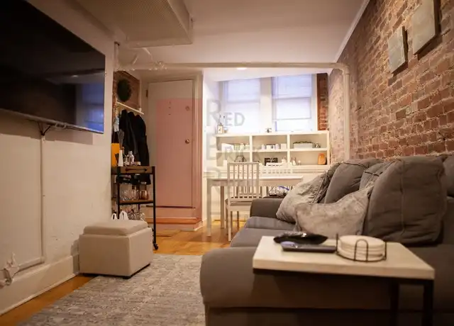 Property at 76 Phillips St Unit A, Boston, MA, 02114, 2 beds, 1 bath, [object Object]