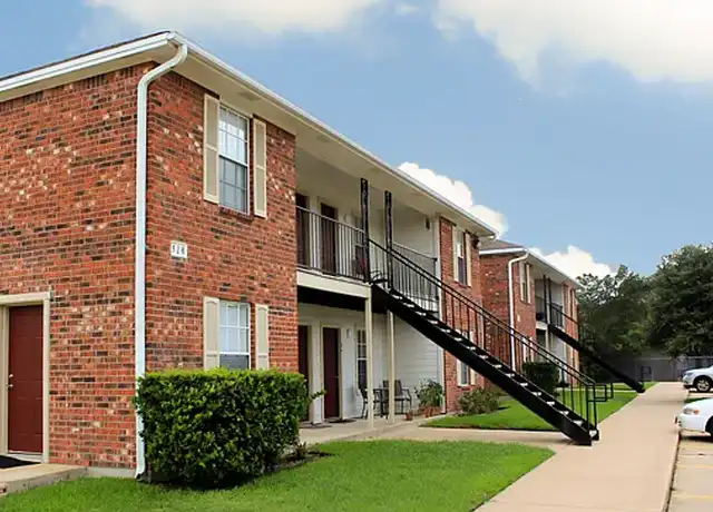 Property at Hillstone on the Parkway - 528 Southwest Pkwy, College Station, TX, 77840, 2 beds, 1 bath, [object Object]
