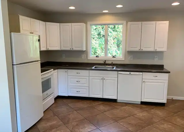 Property at 203 Green Manor Rd, Enfield, CT, 06082, 4 beds, 2 baths, [object Object]