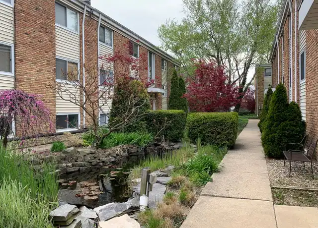 Property at 1402 N Mckinley Ave Unit 9, Champaign, IL, 61821, 1 bed, 1 bath, [object Object]
