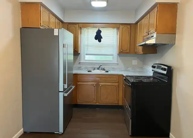 Property at 2920 24th St Apt 7, Rock Island, IL, 61201, 2 beds, 1 bath, [object Object]