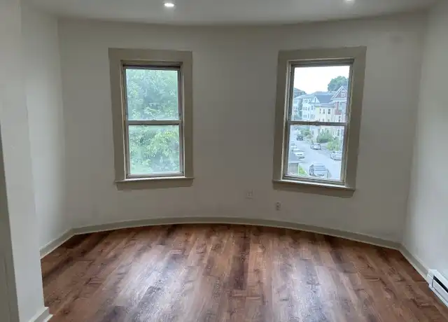 Property at 225 Vernon St Unit 2, Worcester, MA, 01607, 3 beds, 1 bath, [object Object]