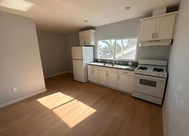 Property at 639 1/2 W 75th St Unit 929, Los Angeles, CA, 90044, 2 beds, 1 bath, [object Object]