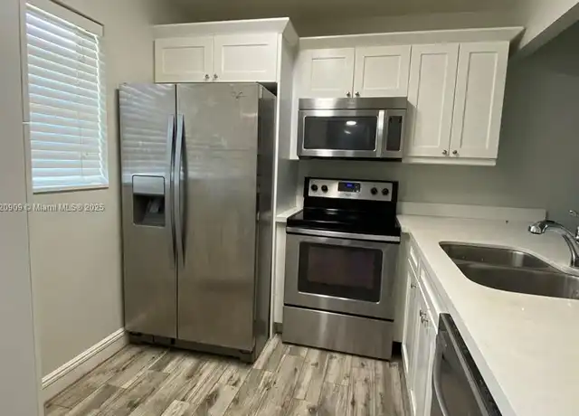 Property at 5181 W Oakland Park Blvd #112, Lauderdale Lakes, FL, 33313, 1 bed, 1 bath, [object Object]