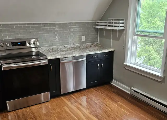 Property at 19 Elizabeth St Unit 3, Attleboro, MA, 02703, 2 beds, 1 bath, [object Object]