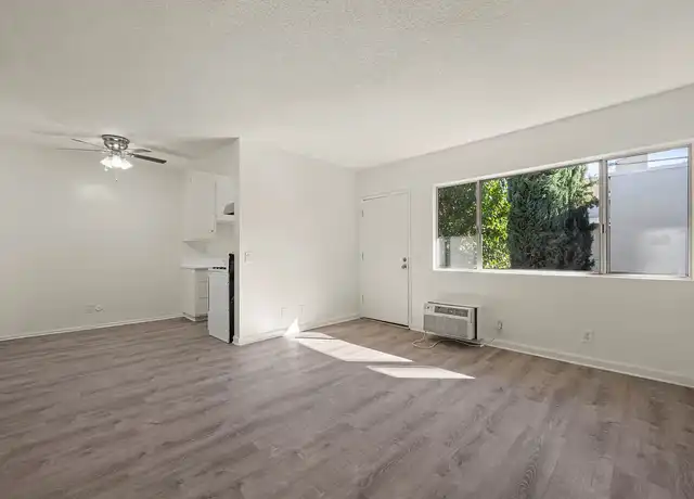 Property at 19035 Sherman Way, Reseda, CA, 91335, 1 bed, 1 bath, [object Object]