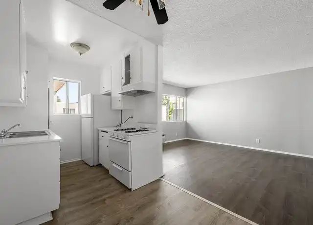 Property at 19035 Sherman Way, Reseda, CA, 91335, 1 bed, 1 bath, [object Object]