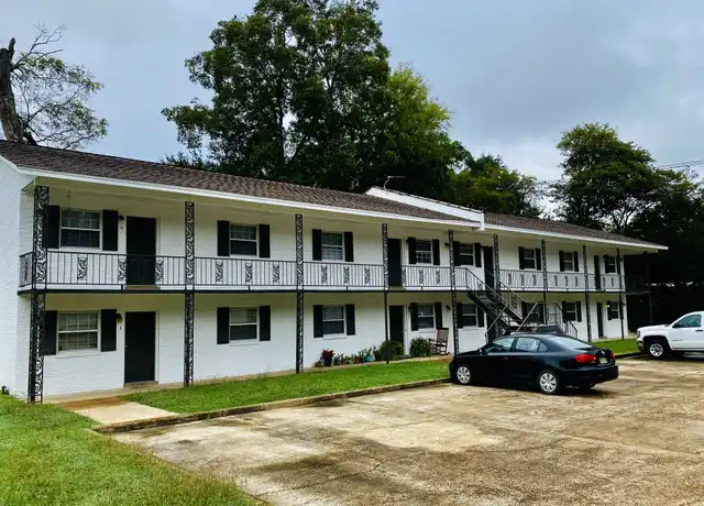 Property at Dawg's Landing Apartments - ANS - 215 Louisville St, Starkville, MS, 39759, 2 beds, 1 bath, [object Object]