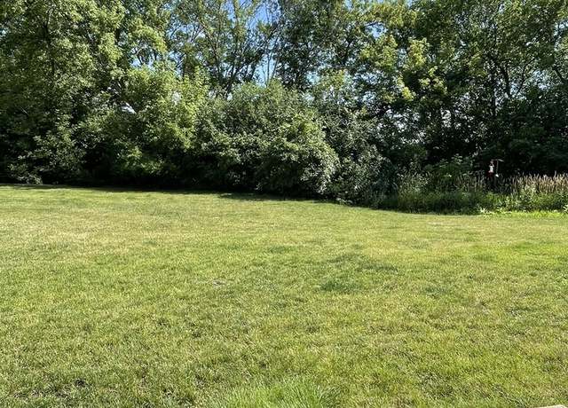 Photo of 4440 Larkspur Ln, Lake in the Hills, IL 60156