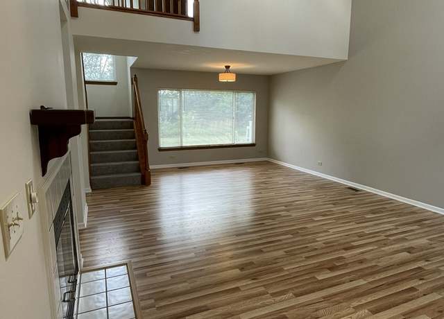Photo of 4440 Larkspur Ln, Lake in the Hills, IL 60156