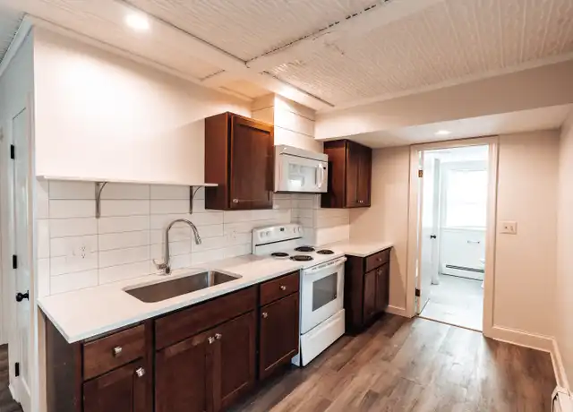 Property at 52 Myrtle St, Westbrook, ME, 04092, 2 beds, 1 bath, [object Object]