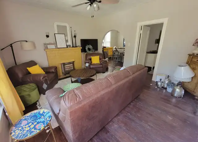 Property at 1011 W Mistletoe Ave Unit 1, San Antonio, TX, 78201, 2 beds, 1 bath, [object Object]