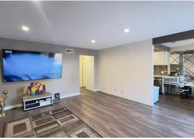 Property at 731 E Fairway Dr Unit 731, Orange, CA, 92866, 2 beds, 1 bath, [object Object]