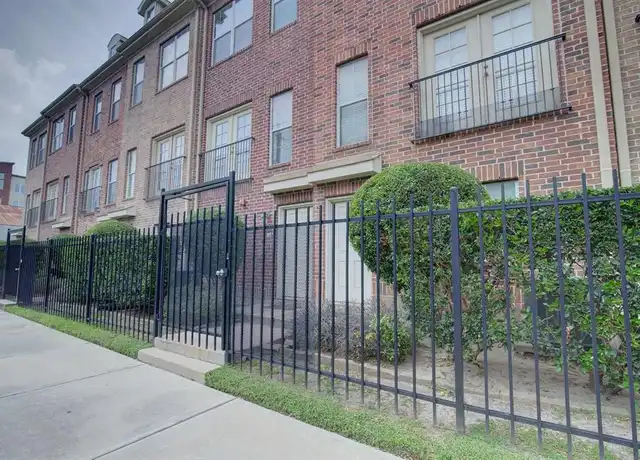 Property at 1913 Gillette St, Houston, TX, 77006, 2 beds, 1.5 baths, [object Object]