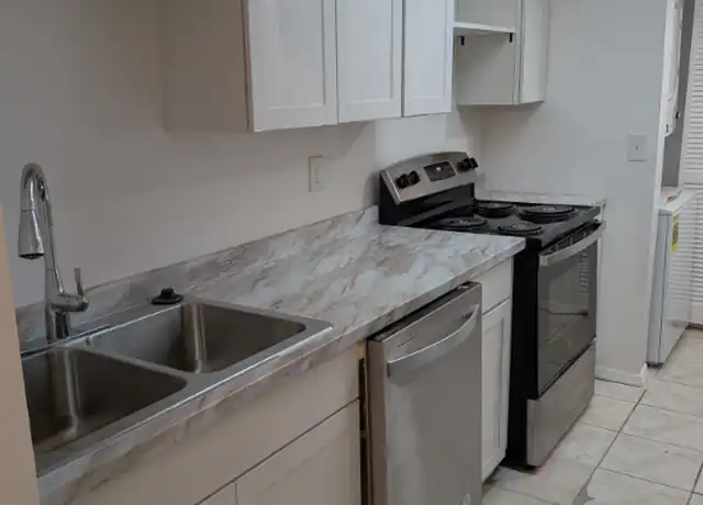 Property at 7864 Niagara Ave, Tampa, FL, 33617, 1 bed, 1 bath, [object Object]