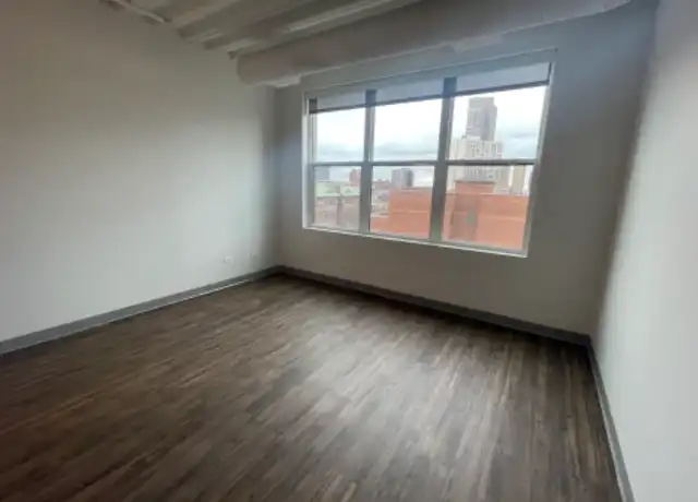 Property at 3917 N Sheridan Rd, Chicago, IL, 60613, 1 bed, 1 bath, [object Object]