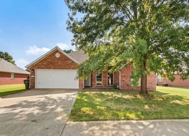 Property at 794 N Blazing Star Dr, Fayetteville, AR, 72704, 4 beds, 2 baths, [object Object]