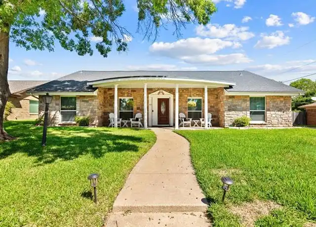 Property at 1101 Briarcreek Dr, Arlington, TX, 76012, 4 beds, 2 baths, [object Object]