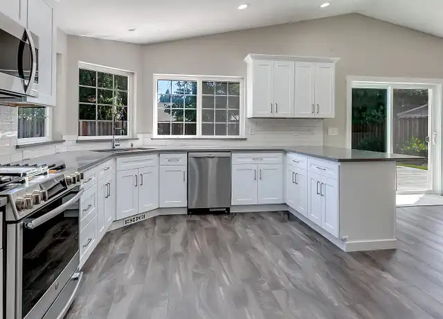 Property at 907 NW 90th St, Vancouver, WA, 98665, 4 beds, 3 baths, [object Object]