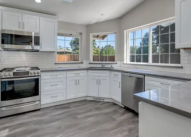 Property at 907 NW 90th St, Vancouver, WA, 98665, 4 beds, 3 baths, [object Object]
