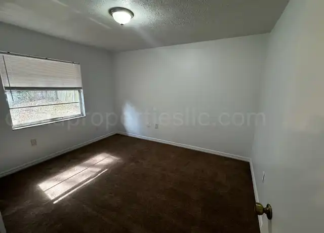 Property at 2813 NW 4th Ave, Ocala, FL, 34475, 3 beds, 2 baths, [object Object]