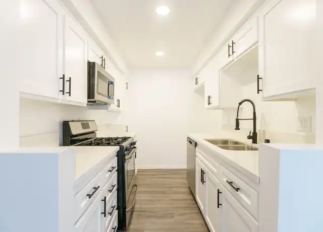 Property at 1527 Veteran Ave Unit 05, Los Angeles, CA, 90024, 2 beds, 2 baths, [object Object]