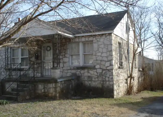 Property at 1400 Kenton St, Bowling Green, KY, 42101, 3 beds, 1 bath, [object Object]