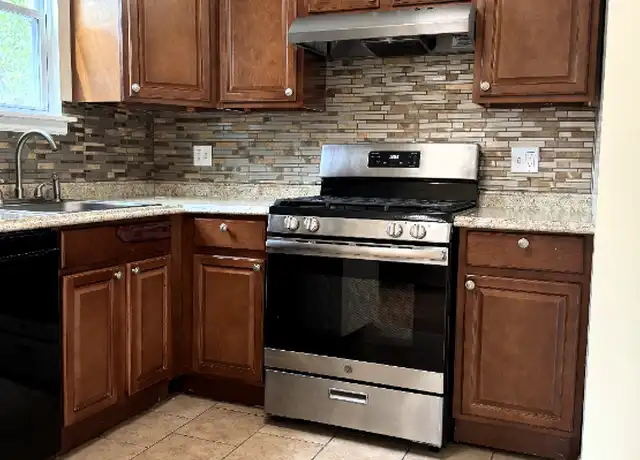 Property at 9450 Fairgreen Ln Unit 2F, Philadelphia, PA, 19114, 2 beds, 1 bath, [object Object]